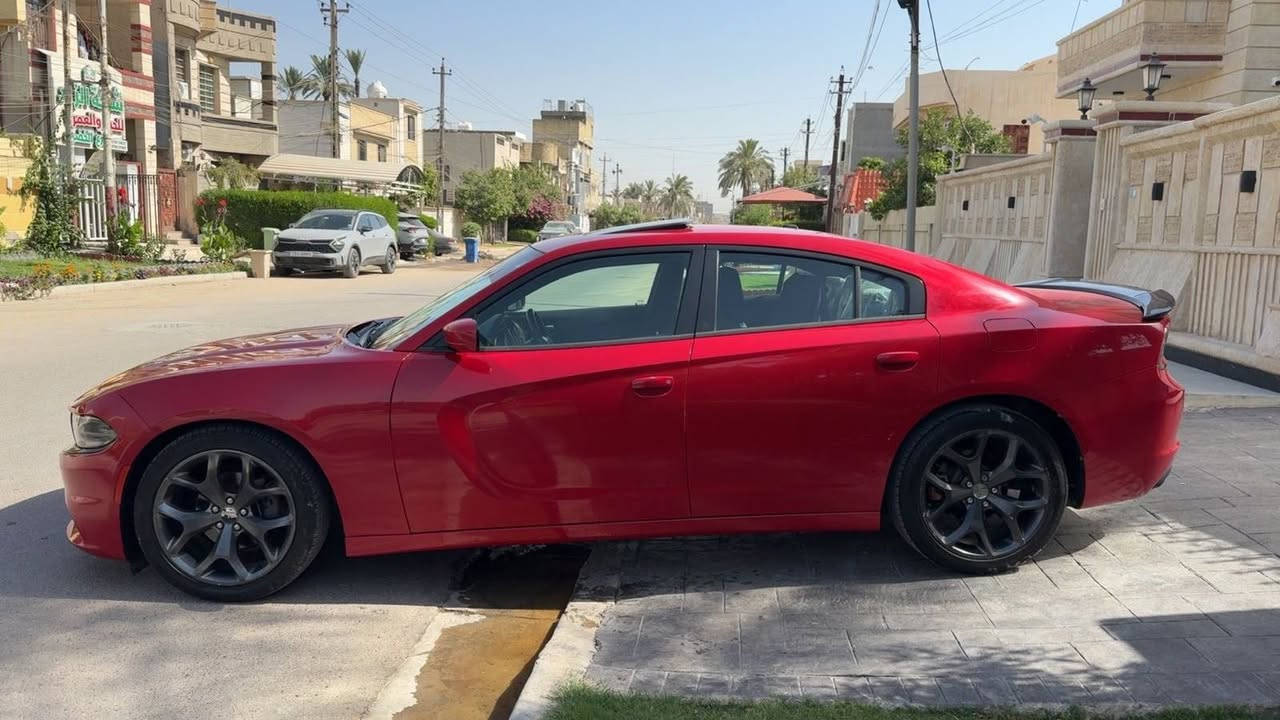 جارجر SXT بلص  2015
فول مواصفات بصمة فتحة 
كشنات تدفئة 
شاشة كبيرة 
تحكمات ستيرن 
ماشية ١١١ ميل 
سيارة كلين 
بيهة القبق مال الجنطة من جاية مشلوع السبايدر وانصبغ مكانه فقط 

سيارة حلوة ونظيفة مقارنة بخواتهة وموديلهة 
داخلهة جديد وما متعوبة على ايد وحدة 
بدون ضربة بدون ايرباك 
*********** 
مكانهة بغداد

🔴 علق سوف يوصلك الرسائل سعر
