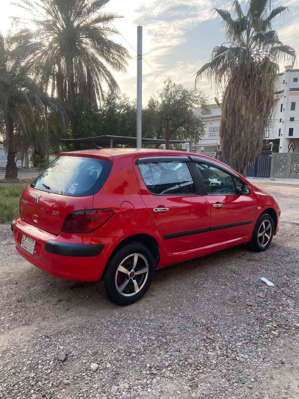 بيجو 307
السياره مصبوغه عام وكير ومكينه كورله السعر 50 وبيه مجال 
***********
