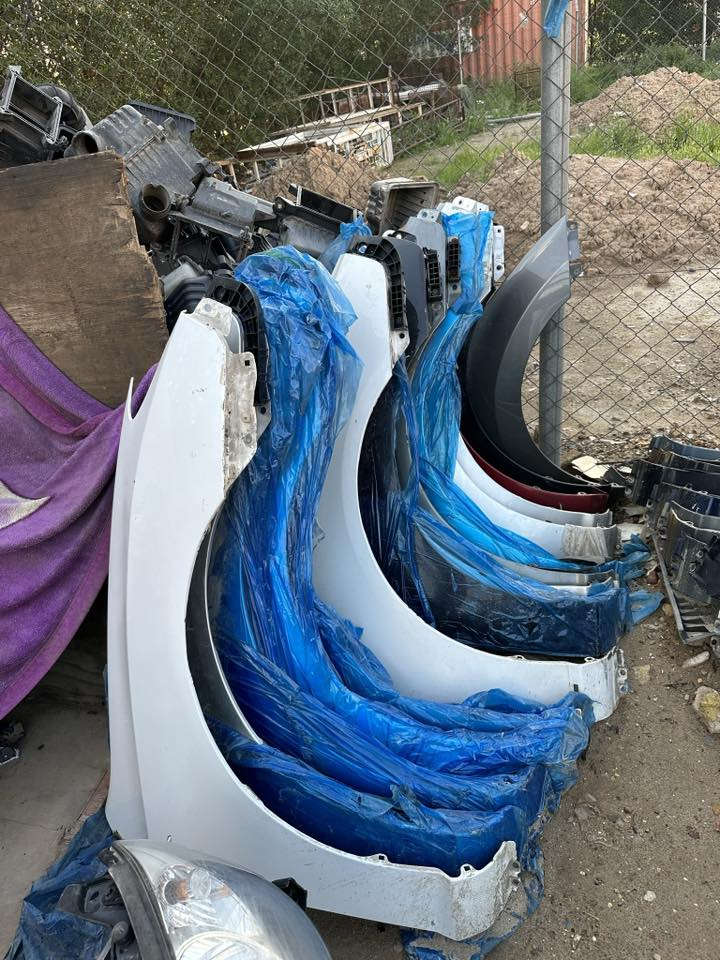 🚖🚖محلات الباشالباشاللتفصيخ🚖🚖الكوري النترى الشكل المقدس من موديل 2007 الى موديل 2011كوري امريكي تحوير كير عادي الى اوتماتيك شرط الضمان ابلادي العنوان بغداد البلديات نزلت جسر الاسمنت باتجاه تقاطع الكهرباء المدخل قبل التقاطع عل اليمين الاتصال 
***********
***********
***********
