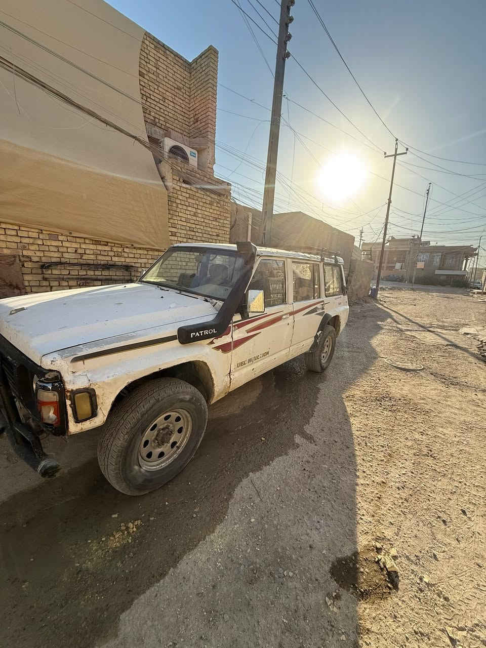 سلام عليكم نيسان مربع للبيع سياره بيه حادث تنباع على حطته مكانه ميسان العماره طخم تاير بجيس حداديه شرط من الطول لطول مضموت غاز ام ل١٠٠لتر بيه فصله وره كامله سياره كلشي بيه شغال من الطول لطول ما عده التبريد مكينه وكير نص عمر لي يريده يتصل ***********
