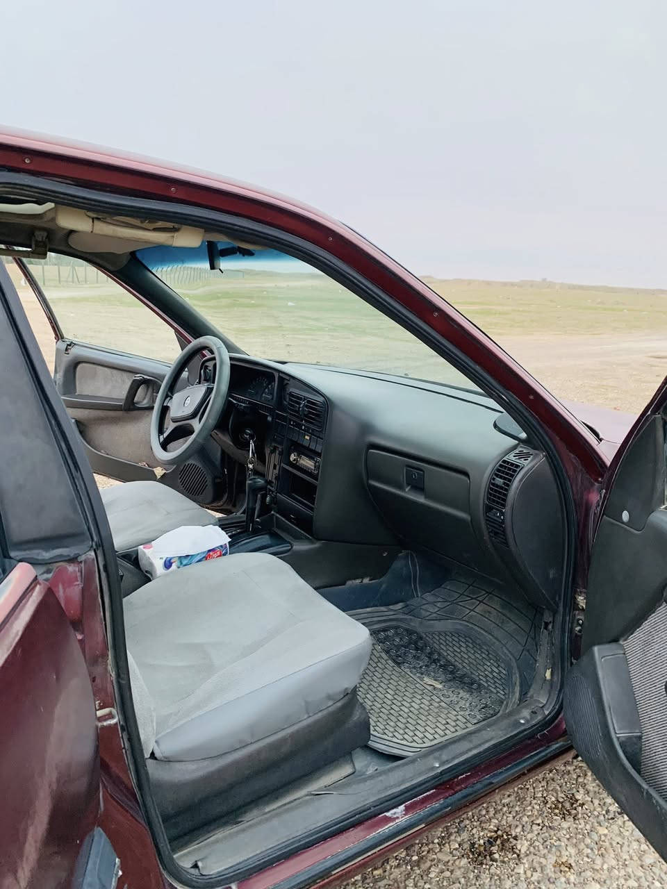 السلام عليكم اوميكا للبيع نظيفةموديل 1990 العنوان صلاح الدين _قضاء الدور  مكينة 2000 للتواصل ***********
