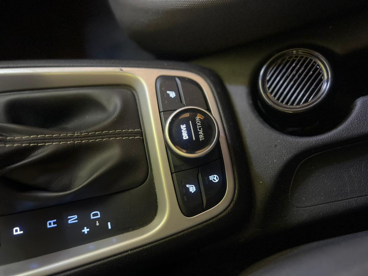 فيـنو موديل 22 
ماشيه 55 ميل 
رقم بغداد الجديد باسمي 
السعر 122 مجال قليل
 بيع او مراوس وانطي فرق 
صبغ جاملغ امامي وبابين بدون حادث 
عنواني بغداد الأعظمية 
***********
