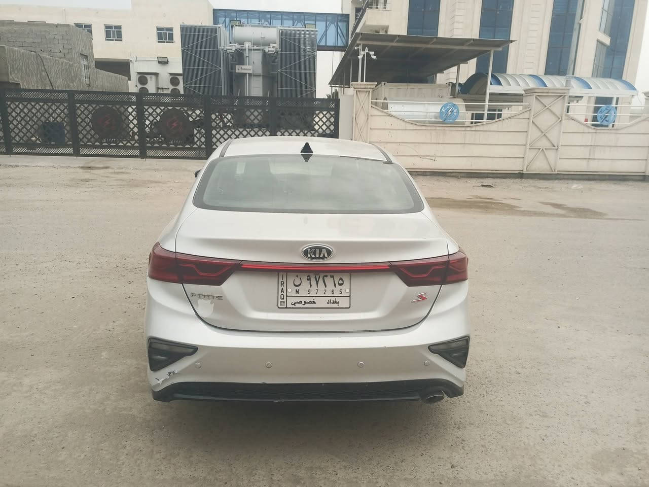 ༺༻السلام عليكم ༺༻
(من رخصه مسؤول الكروب) 
                   ♕ للبيع فقط ♕
                فورتي وارد امريكي 
                موديل 2019 
               حادثها دعاميه اماميه 
               واصبع بالبنيد
               وبالعراق جاملغ خلفي
               عكس السايق بدون دواخل
               تحكم ستيرن جهتين
               نص مواصفات
               گير محور  at المرغوب
               محرك 2000مفتوح 
               على ايدي شغل درجه اولى
               تبريد خير من الله 
               سيارة جاهزة 
               السعر 133وبيها مجال
               تحويل مباشر 
               المكان الفلوجه 
                اتصال فقط  
                ( *********** )
