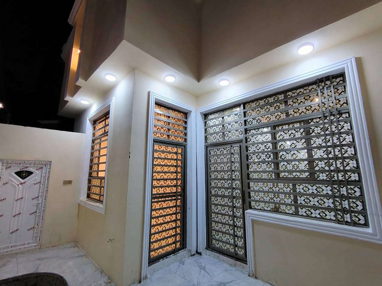 #دار_للبيع_نضام_اقصاد🏡
150 متر مربعه طابو زراعي سند ٢٥ أقرار
بسعر 62 💵 مليون 

#مقدمه_25_مليون_قفل 
#كل_شهر_750_ألف  

غرفتين 2/صاله/مطبخ معزول/صحيات 2/استقبال مفتوح لل صاله / كراج/مكشوفه 2 

ماء/كهرباء/سوق/مدارس/تبليط #عرض_12

الموقع 🏡 نجف/ شارع الصب عمود 314 مقابل ملحق قريه الغدير
للتواصل 📲

***********
***********
*********** النجف, العراق
