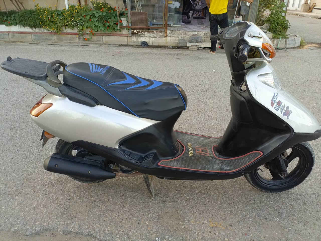 سبيسي صيني مديل 2020 
دراجة جاهزة من الطول للطول كلة جديد كلجات دبلات تايرات  مال جناي اي نقص مابيها عدى الكيلومتر عاطل
مكينة مكفولة من ناحية تنقيص وتبخير ونعومة
سعرها 575 وبيها مجال قليل 
مكاني كوت داموك 
***********
