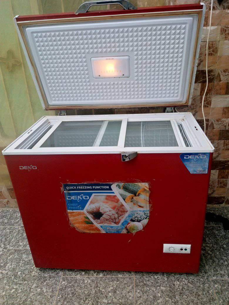 السعر 75الف وبيها مجال 
مجمده نظيفة شغاله  لكن  لاتبريد ولا تجميد
اعتقد السبب ليك
تباع على هذا الحال
سوق الشيوخ  شارع. سيد جواد 
الفرع الثاني يسارا


**إذا كنت صاحب هذا الإعلان وتريد حذفه لأي سبب، رجاءا أرسل رسالة إلى الدعم الفني**