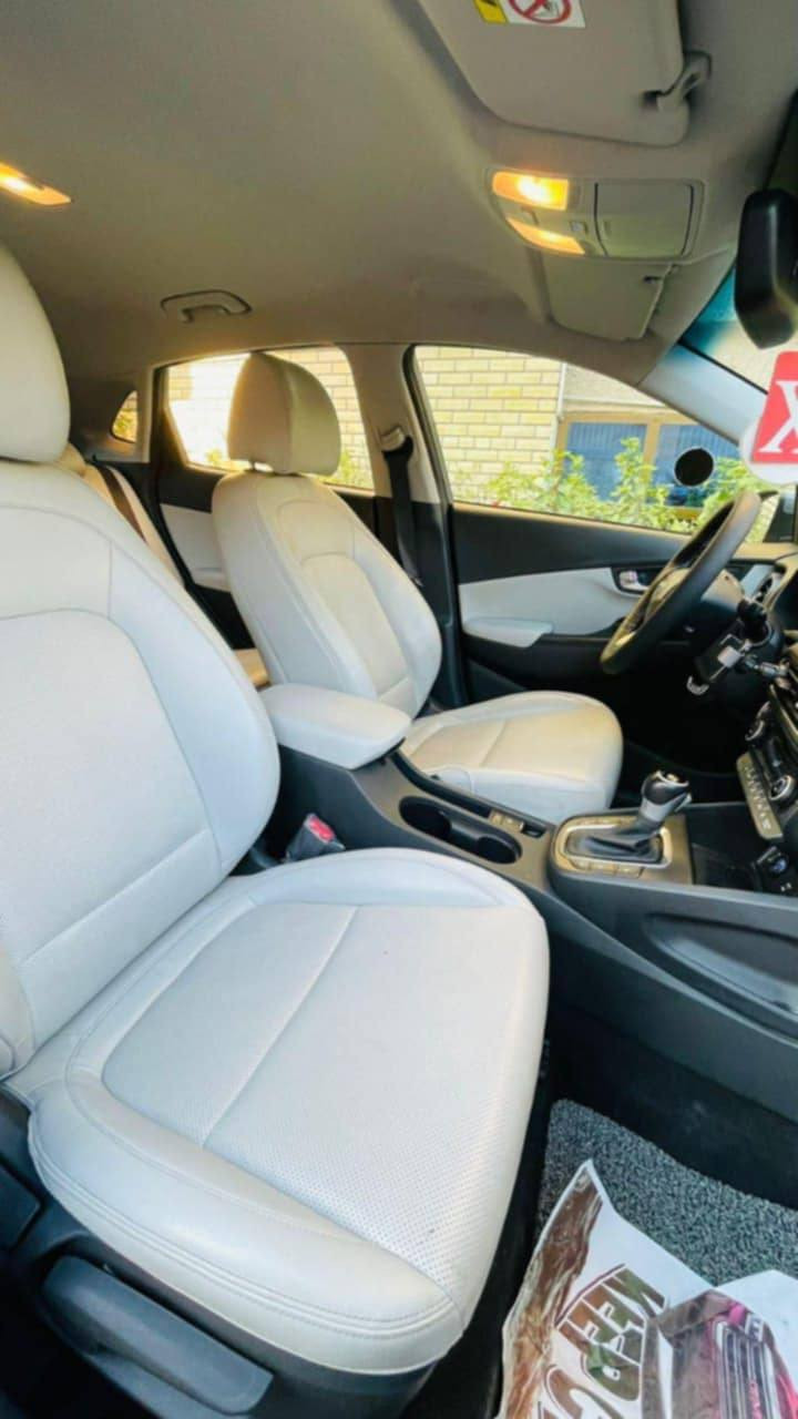 السلام عليكم هونداي كونا هايبرد فول مواصفات عدا الفتحه موديل ٢٣ ملشيه ٦٦ وارد كوري والسونار مرفق بالمنشور السعر ١٣٨ وبيه مجال محرك كير حداديه كفاله بدو شولصي ضرر بسيط بابجهه اليمن للبدنه الاماميه متواجد فيس واتساب اتصال ***********
