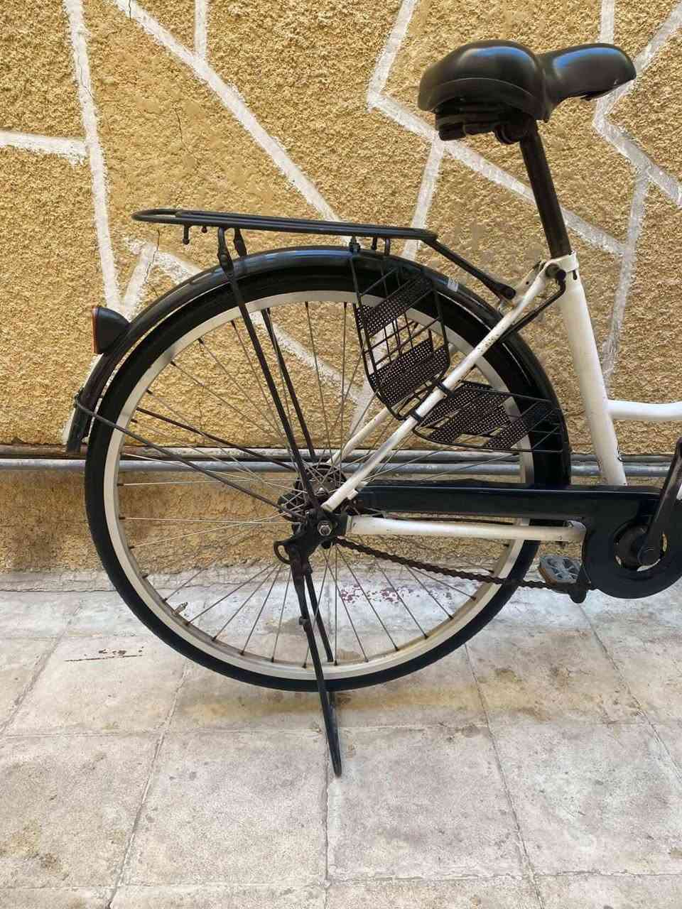 السلام عليكم باسكل بناتي حجم 26كامل من كلشي ب 90بي مجال مكاني بغداد الحريه الثالثه رقم ***********
