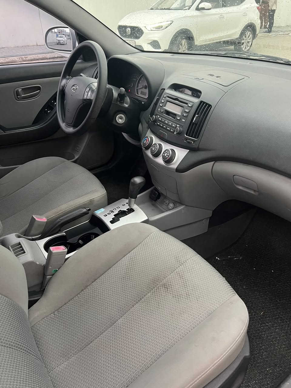 ئاڤانتی ٢٠٠٧ لۆۆک
سەقف و کەڤەرو دەعم بەشەرت

تەبریدی ساردو گەرم بئ عەیب

چوار تایەی لۆکی لەسەرە

ناو سنوق و سپیری لۆۆۆک

سەیارەکە جایزەو ماڵی دۆستە…

سعری ٤٨ گەلا مەجالئ کەم…. لە شارەزورم

***********
