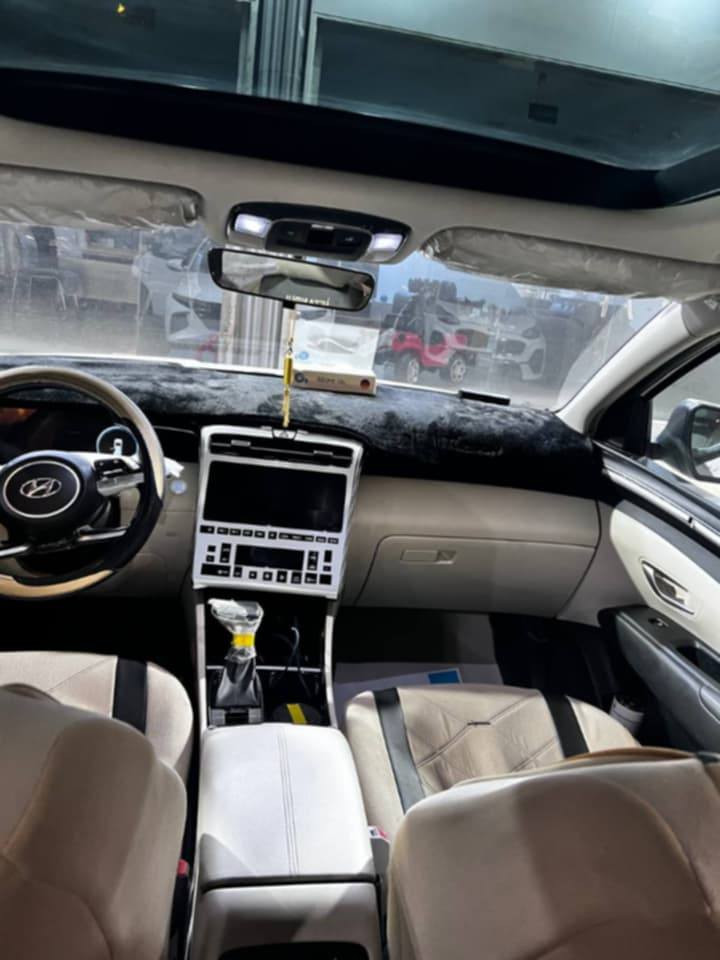 سلام عليكم توسان للبيع
موديل 2024 خليجي
ماشيه 19الف فقط
السياره مكفوله كفاله عامه
رقم بغداد بسمي مداور ثاني يوم
مواصفاته تجي فول ماعده الكشنات والصندوق
شاشه جبيره
تشغيل عن بعد بصمه بنرامه وبعد هواي موصفات بيه
محرك 2000دوش
السياره عله وضع الشركه تايرات الشركه حداديه شركه
سبير منازل
السعر 228وبيه مجال بسيط
للاستفسار ***********
المكان بابل قرب دائره المرور ابو خستاوي
