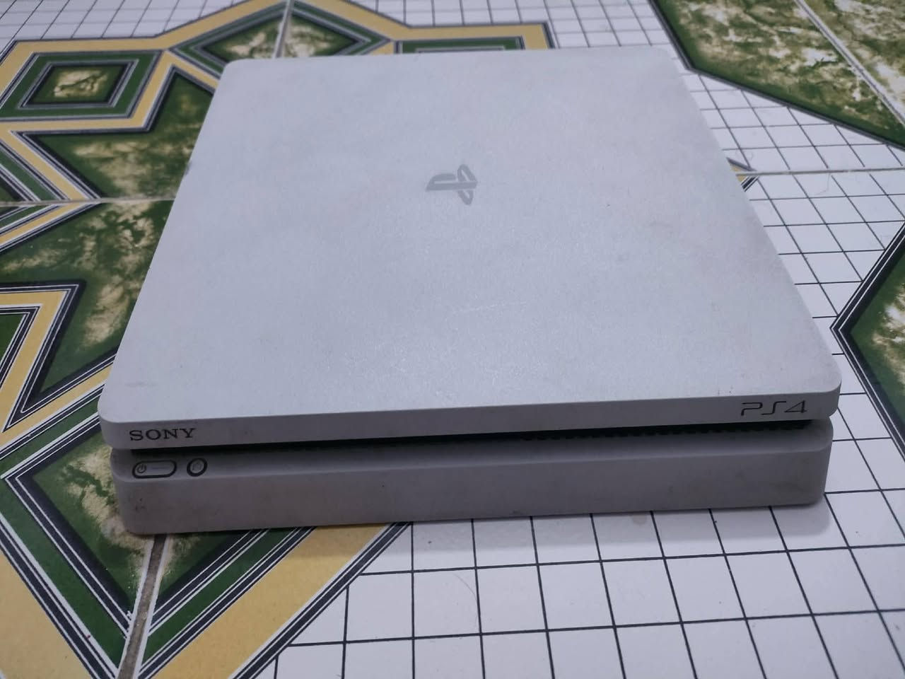 بلي فور سلم ابيض
 واحد تيرا
وثنين أقراص  رزنت أيفل و كرادفور
مع يو بي اس
مع جوستك
سعر ٥٠٠ وبي مجال


**إذا كنت صاحب هذا الإعلان وتريد حذفه لأي سبب، رجاءا أرسل رسالة إلى الدعم الفني**