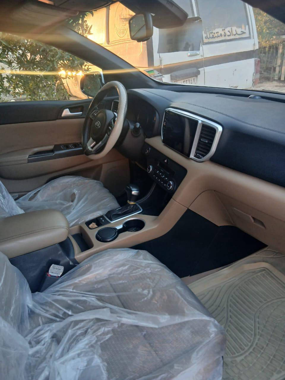 سبورتج ٢٠٢٠ ماشيه ٦٣ سياره مكفوله عدا بارد بخشم البنيد وسونار مالتها رايدها ب ٢٠٨$ مكاني بغداد الغزاليه   رقم الهاتف ***********
