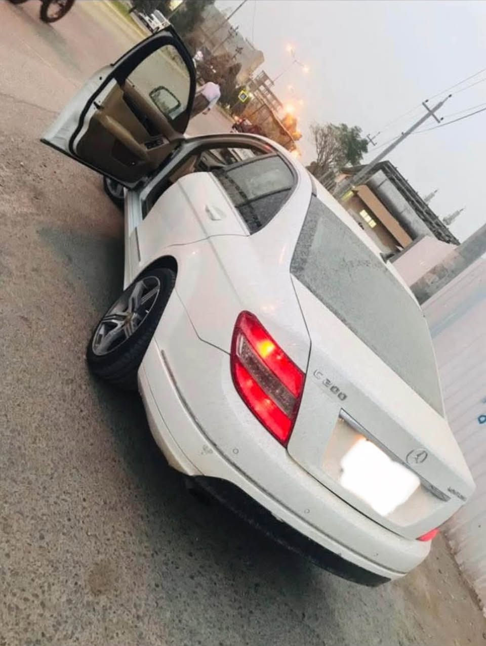 Merceds benz c200 2007
~~~~~~~~~~~~~~~~~~~~~~~~~~~~~

رقم هاتف.*********** فقط واتساب
مكان سيارة: اربيل

~~~~~~~~~~~~~~~~~~~~~~~~~~~~~~~
سلام عليكم للبيع مرسيدس موديل ٢٠٠٧  حجم c200 kompressor   فقت ربع بونيت صبخ بدون دواخل رقم اربيل السيارة بسمي هزة و سنوية ورقم جديد تاخم تاير جديد و محرك گير بيلادي بشرت  مواسفات Elegance
~~~~~~~~~~~~~~~~~~~~~~~~~~~~~~~ أربيل, العراق
