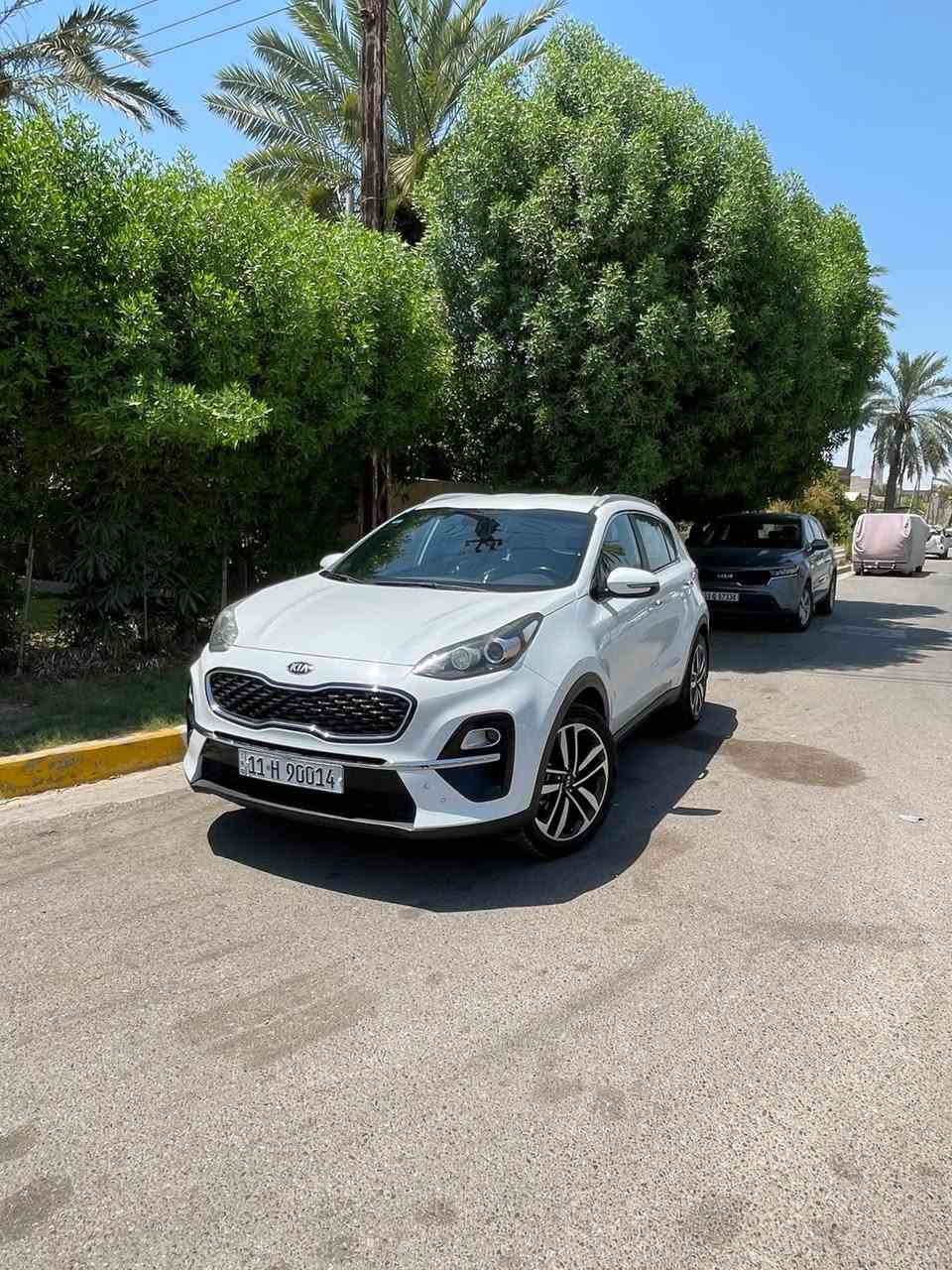 .
سلام عليكم
 سيارة سبورتج 2019 شكل 2020
خليجي مواصفات السيارة 
جلد تحكمات قيادة 
حساسات امامي خلفي  
لد نهاري 
شاشه كامره 
ماشية 136  الف كيلو
سيارة مكفوله بدون صبغ فقط تعديل بارد بين البابتين السايق ولوراه 
سيارة جاهزة بدون اي نقص تخم تاير جديد  
رقم بغداد بسمي تحويل مباشر رقم جديدتحويل ثاني يوم
 
مكاني بغداد الغزاليه
 السعر 168  وبيه مجال

***********
