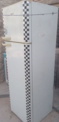 ثلاجه ماجمد بس الماطور شغال حط السعر وخذهاالاتصال07750025835