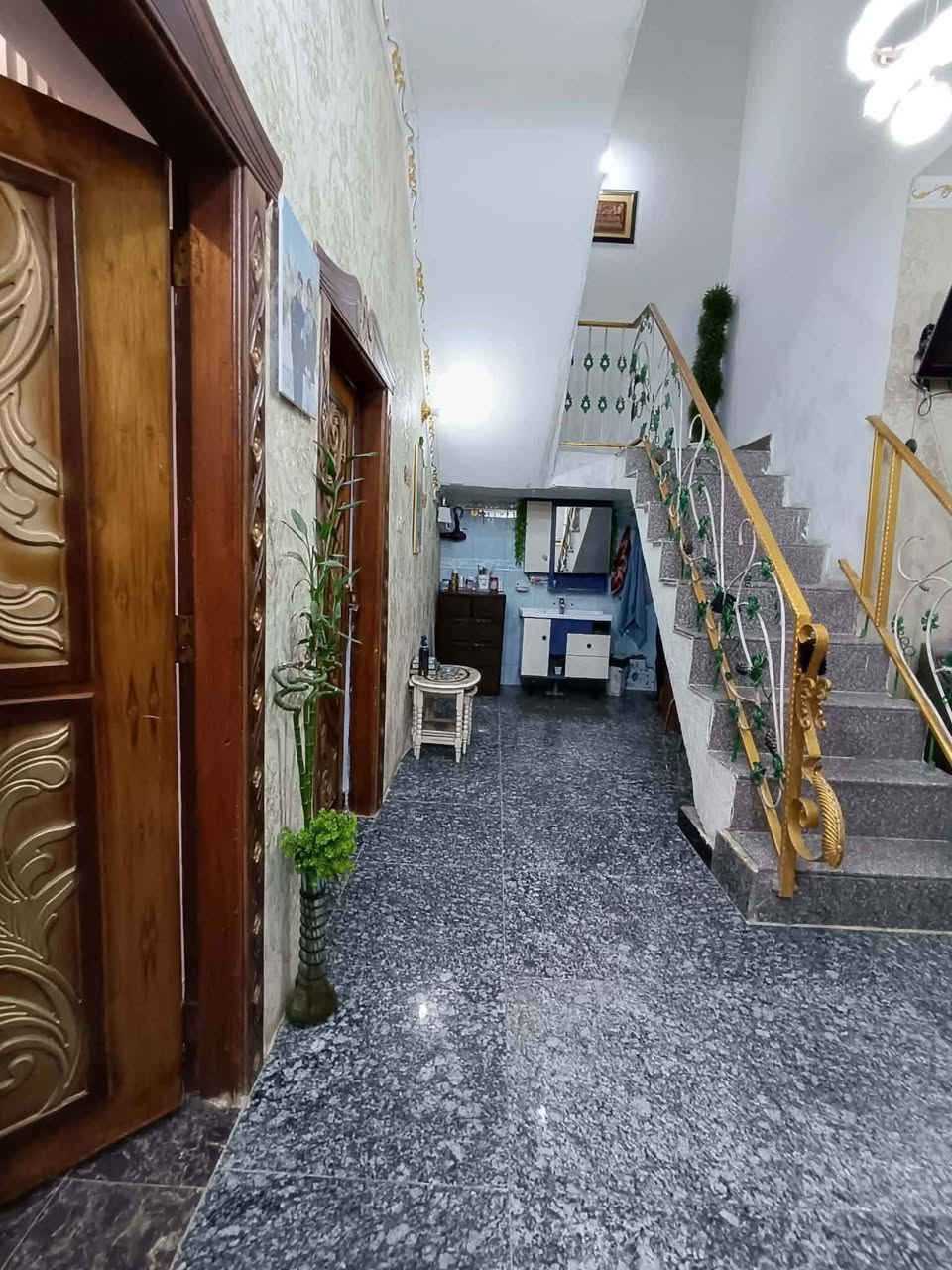 🛑دار سكن للبيع طابو صرف مساحة ١٨٠م ركن على شارعين يطل على أرض خضراء  الموقع  ناحية ابي غرق حي الشرطة قرب الإمام سيد محمد يعسوب الدين ابن الكاظم ع واجهة البيت 12*15
الملحقات 
غرفتين نوم 4*5
استقبال 4*7
مطبخ3500*6
كلدور كبير
مخزن سندويج  خلف البيت
5*2500
صحيات داخلية وخارجية 
كراج
حديقه 
للاستفسار الاتصال او واتساب او مراسله الصفحة ***********
