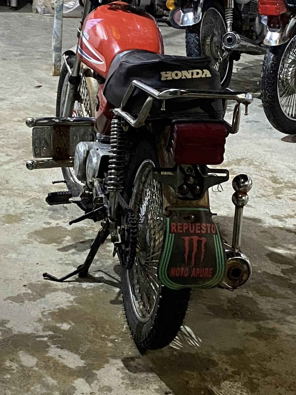 للبيع تايكر 21  اوراق ضايعه دراجه كامله اي نقص مابيه شوفت عينك كهربائيات كامله محرك بلادي  دراجه مال شغل الشراي يجي خاص او يتصل ***********
