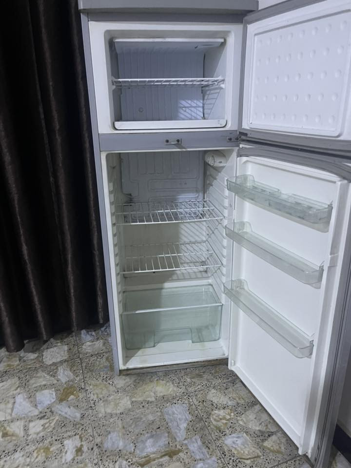 السلام عليكم ثلاجه 12 قدم نضيفه مداخله تصليح ابد السعر 180 العنوان بغداد *********** واتساب
