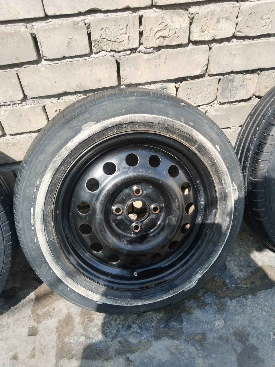 السلام عليكم وياله وتايرات للبيع مال بي واي دي حجم 15 تايرات نص عمر ب100 الف مكاني بغداد زعفرانيه أستفسار ***********
