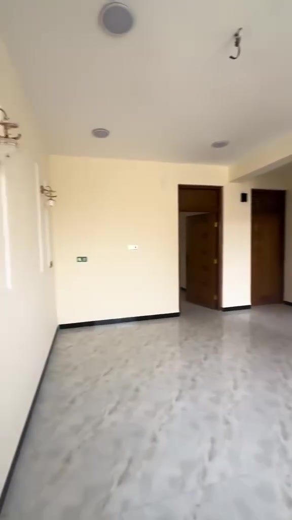 السلام عليكم
للايجار 
شقه طابق ٢ 
الدوره شارع مول الحياه 
السعر ٧٥٠ الف 
للاستفسار 
***********-***********
