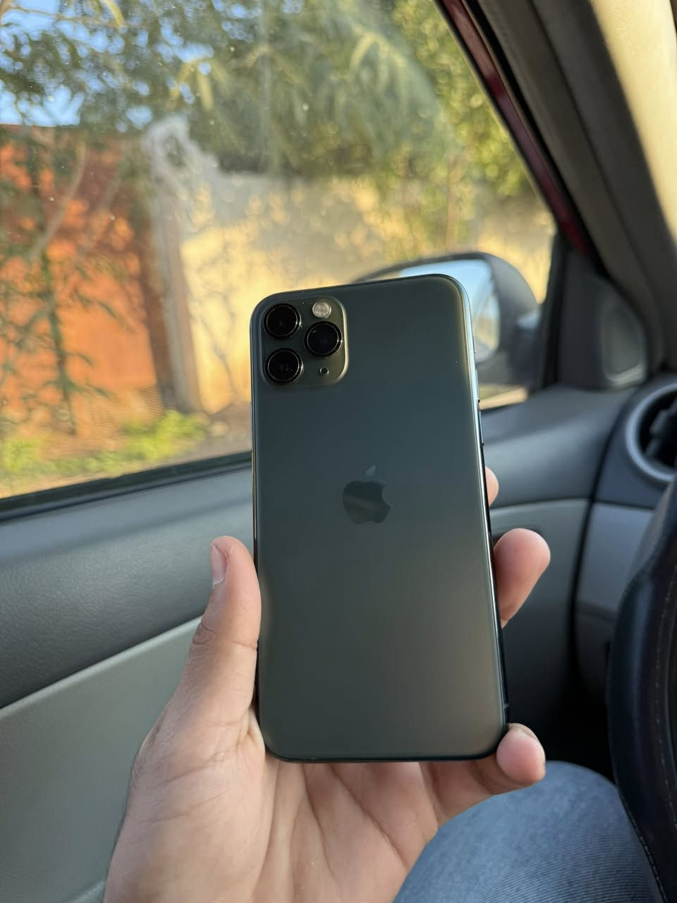 11 برو
ذاكرة 512 بطارية 100 مبدلة اصلية جهاز نظافة 100‎%‎ وكله شغال سعره 270 مكاني بعقوبة شراي اتصل
***********
