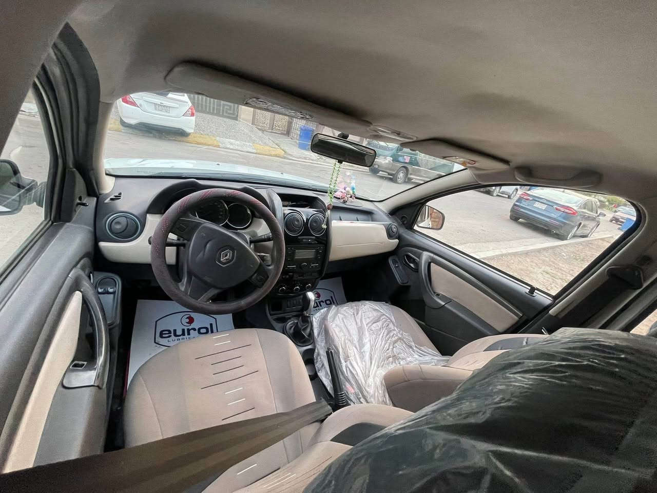 سيارة نضيفة واحلى من الصور 
رقم ديالى مكان سيارة بغداد 
للبيع ***********
السعر 92 وبيها مجال بغداد, العراق
