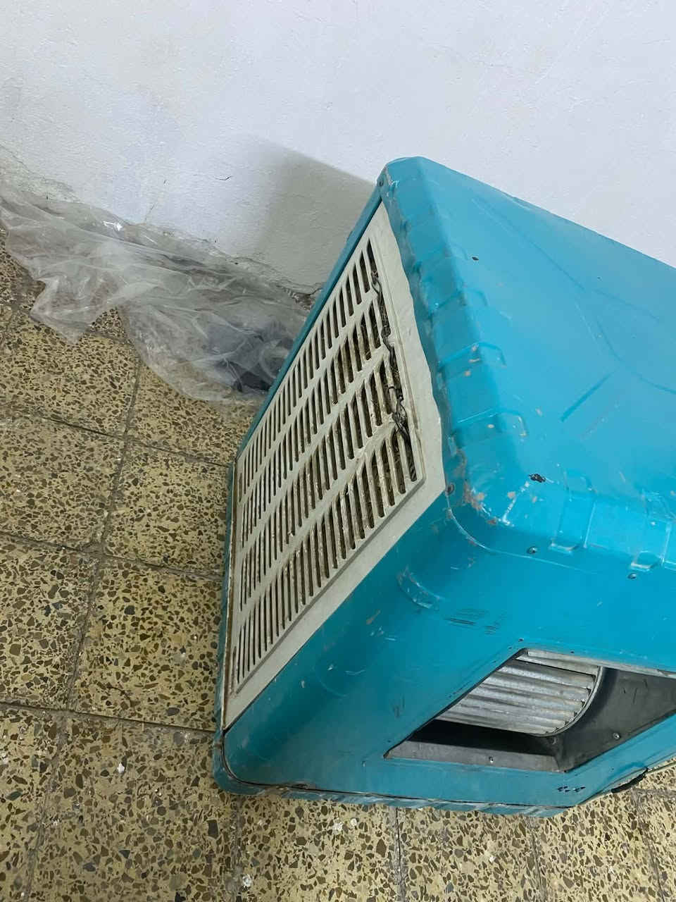 السلام  عليكم
مبرده ٢ ونص جديده هواها ثلج حلفات جدد
سرعتين  بيها زرف جريتها ونزرفت زرف صغير بكد الابره ولحمتها  عارضها ب٤٠ رقم بي وات ساب ***********  العنوان الدولعي
