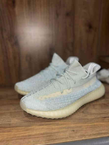 سلام عليكم
حذاء اديداس ايزي بوست قطعه اصليه نظيفه جدا مملبوسه قياس 42
سعر 35 وبيها مجال للتواصل ***********
