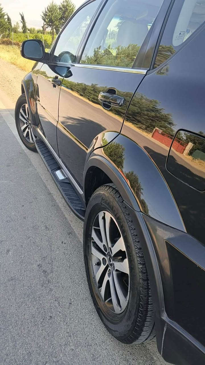 سلام علیکم 
ئەم سەیارەی سانگوینگی شاهانەیە بۆ فرۆشتن 🚙

مەکینەی مارسیدس
ڕەقەم سلێمانی
سەنەوی تازەیە بەناو خۆمانەوەیە
مۆدێل ٢٠١٤  مەکینە نەکراوە 
سڵایدە
بەشەرتی مەکینە و غەرامە
٢٠٠هەزار ڕۆشتووە
یەک بست بۆیاخی نیە 

هەموو زانیاریکم نوسیوە تەنها بۆ نرخ و مەعمەلە پەیوەندی بکەن . 

تێبینی  ـ تەنها جوابی تەلە فون دەدرێتەوە 
*********** السليمانية, العراق
