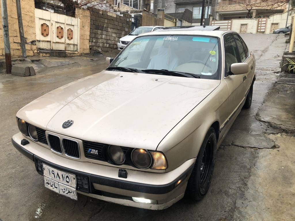 سڵاوی خوا لە هەموولایەک 
ماشاللە لە ماڵی هەموولایەک
بی ئێم ٥٢٠ 
ڕەقەم سلێمانی 
گێر و مەکنیە بەشەرت 
تەبرید و گەرمی مەزبووت 
تەبرید لەمس 
سلاید 
چوارجام کارەبا 
بێ دەعم و لێدراو 
کارەبای هەمووی مەزبووتە 
بێ مەعجوون هەموو گیانی بەشەرت 
سەیارە تا بڵێی جوان و پاکە ماشاللە 
بەناوی خۆمانەوەیە 

گۆڕینەوە ئەکەین بە مارسیدسی بە دڵمان بێت 

سعری ٤٦ معامەلە 
شوێن سلێمانی 

*********** السليمانية, العراق
