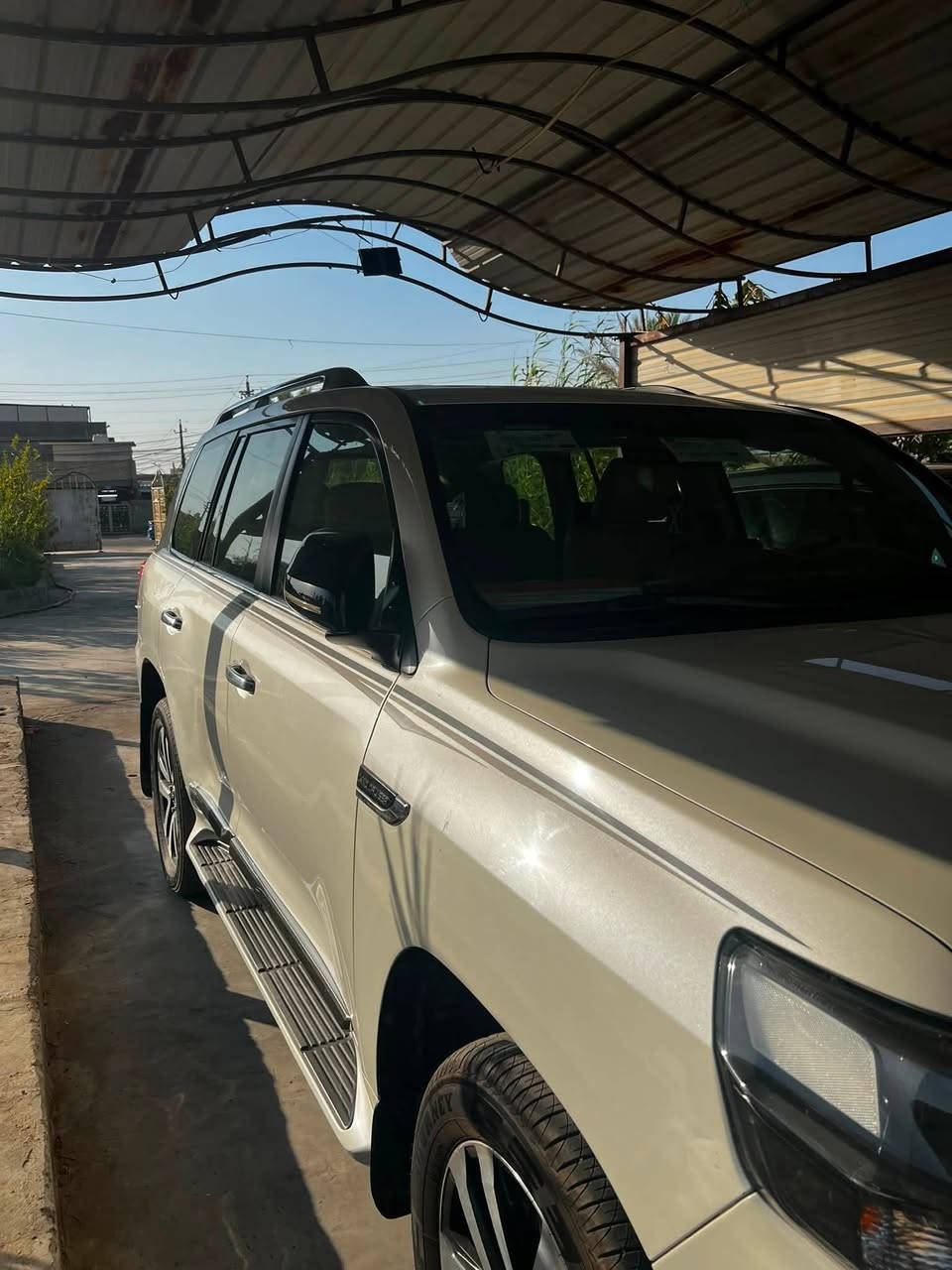 لاندكروز ساز فول موصفات 2019 خليجي 6v
ماشية 40 الف شبه الزيو بيها جاملغ مبدل بلادي وشبرين بارد
***********
السعر450
