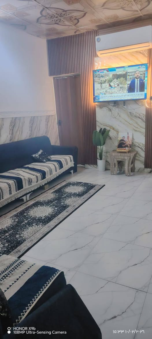 سلام عليكم بيت بل تجاوز للبيع بيت بي غرفتين نوم وصاله ومطبخ بيت نضيف عنوانه ابو دشير  الضغط قرب حسينه عبد زهره الكعبي لتواصل على رقم ***********
