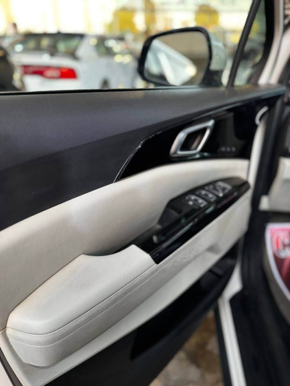 السلام عليكم
كرنفال 2023 كوري بنزين غاز #مراوس أو بيع
1- تحكم بالستيرن
2- حساسات امامي خلفي
3- حجم المكينة V6 3500
4-رقم السياره بابل تكسي 
5- شاشة متصلة
6- كامرات خلفيه 
7- بصمة
8- ويل كب 
9- تشغيل عن بعد
10- بيبان كهربائي
11- لاياتات لد
12- لايت زنون
13- اشاير بالمرأة
14- كشنات جلد بيجي
15- ثلاثة قطع تبريد
16- هيترات بالكشنات حار، بارد
17- هندبريك بصمة
18- شحن وايرليس
19- هيتر بالاستيرن
20- كشنات تدفئه تبريد 
21- مرأة شفط
22- كشن السايق مي مري
23- تحديد مسار
24- نظام قيادة سمارت, سبورت, ايكو، عادي
25-سعره295
مكان السياره بابل_شوملي أو حياكم الله  ***********
