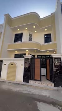 طابق ونص • ١٠٠م • تنازل قاضي