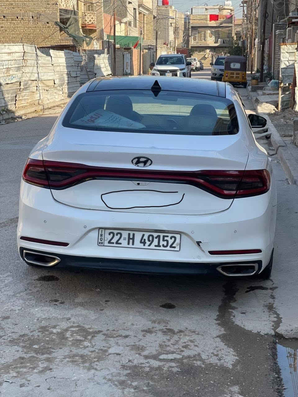 🔥 للبيع هيونداي أزيرا 2018 خليجي بسعر مناسب جداً جداً – فول مواصفات 🔥
✔️ محرك 6 سلندر V6 قوي وناعم بالأداء
✔️ تشغيل بصمة ودخول ذكي
✔️ شاشة كبيرة مع نظام ملاحة
✔️ كاميرا خلفية وحساسات أمامية وخلفية
✔️ كاميرات 360 درجة
✔️ مقاعد جلد كهربائية مع تبريد وتسخين
✔️ ذاكرة للمقاعد
✔️ فتحة سقف بانوراما
✔️ مثبت سرعة ذكي
✔️ نظام المحافظة على المسار
✔️ إضاءة LED أمامية وخلفية
✔️ ستائر خلفية كهربائية
✔️ نظام صوتي فاخر
✔️ جنوط وكالة رياضية
✔️ السيارة نظيفة جداً وجاهزة للاستخدام

السياره بانزين بلادي جاهزه  من كلشي رقم اربيل بأسمي شخصيا مكفوله السياره بيها مكانين صبغ شي بسيط جدا موضح بالصور السيارة ناصبه وبالحقيقه بعد احلا 
للاستفسار ***********

