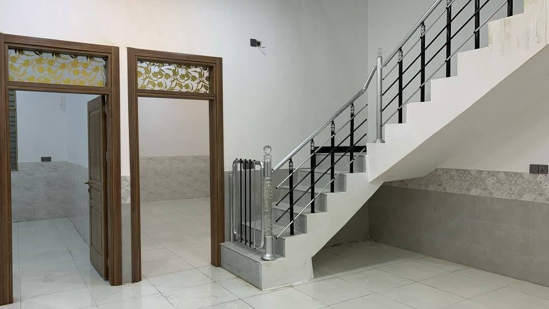 السلام عليكم البيت اللبيع الشبانات قرب جامع الإمام السجاد ع مساحه البيت 177متر بناء حديث جاهز ماتصرف عليه الف ***********
