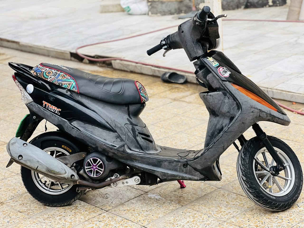 ماكس عدله للبيع دراجه ممفتوحه نضيفه وبيها غراض تزويد دبل خلفي ويلات سعرها ٨٠٠ قفل رقم *********** مكاني ابي الخصيب
