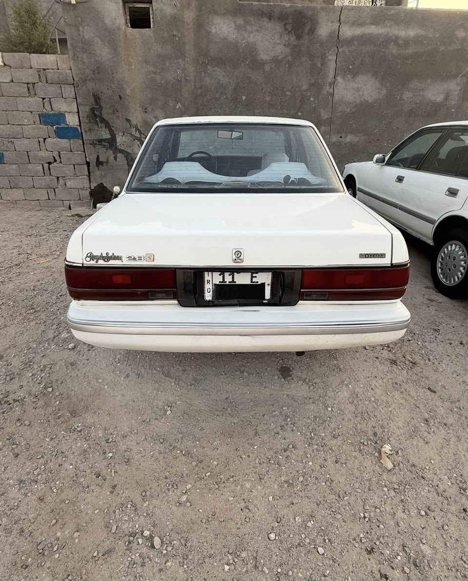 سيدان أيسر بلاد 1990 مكفولة كص ونقل وضربة وعيب شرعي حدادية تخم تاير كهربائيات كلها شغالة مكينة وكير 2500 رقم بغداد بسمي انكليزي سنوية 2031 تحويل مباشر 
سعرها 55
مكاني البصرة
***********
