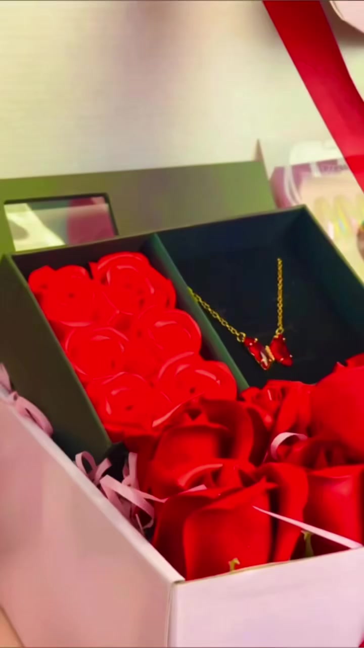 هدايا عيد الام ❤️❤️

بوكس مرتب بكل حب 🤍
ورد أحمر يعشق 💐
إكسسوارات ناعمة تلمع ✨
عطر 🌸
😍

🎁 
سعر البوكس  30 الف 

🚘يوجد خدمة توصيل لجميع محافظات العراق ٤ الاف

#هدايا #هدايارجاليهء #هدايانسائيه #عيدالام #عيد_الام


**إذا كنت صاحب هذا الإعلان وتريد حذفه لأي سبب، رجاءا أرسل رسالة إلى الدعم الفني**