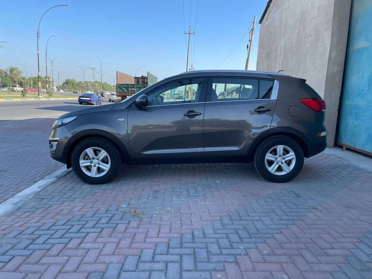 سبورتج خليجي موديل 2015 مكينه 2000 دوش رقم كربلاء مشروع وطني قطعه وحده صبغ فقط وباقي كفاله من صبغ  وحادث
جاهزه سياره من تخم تاير وحدايه 
*********** اتصال او واتساب
مكلف بالنشر بغداد, العراق
