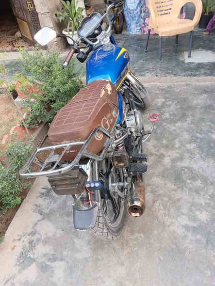 سلام عليكم ‏دراجة للبيع سونك أكون بغداد التاجي
‏السعر 600 وبيها مجال واتساب *********** ￼￼
