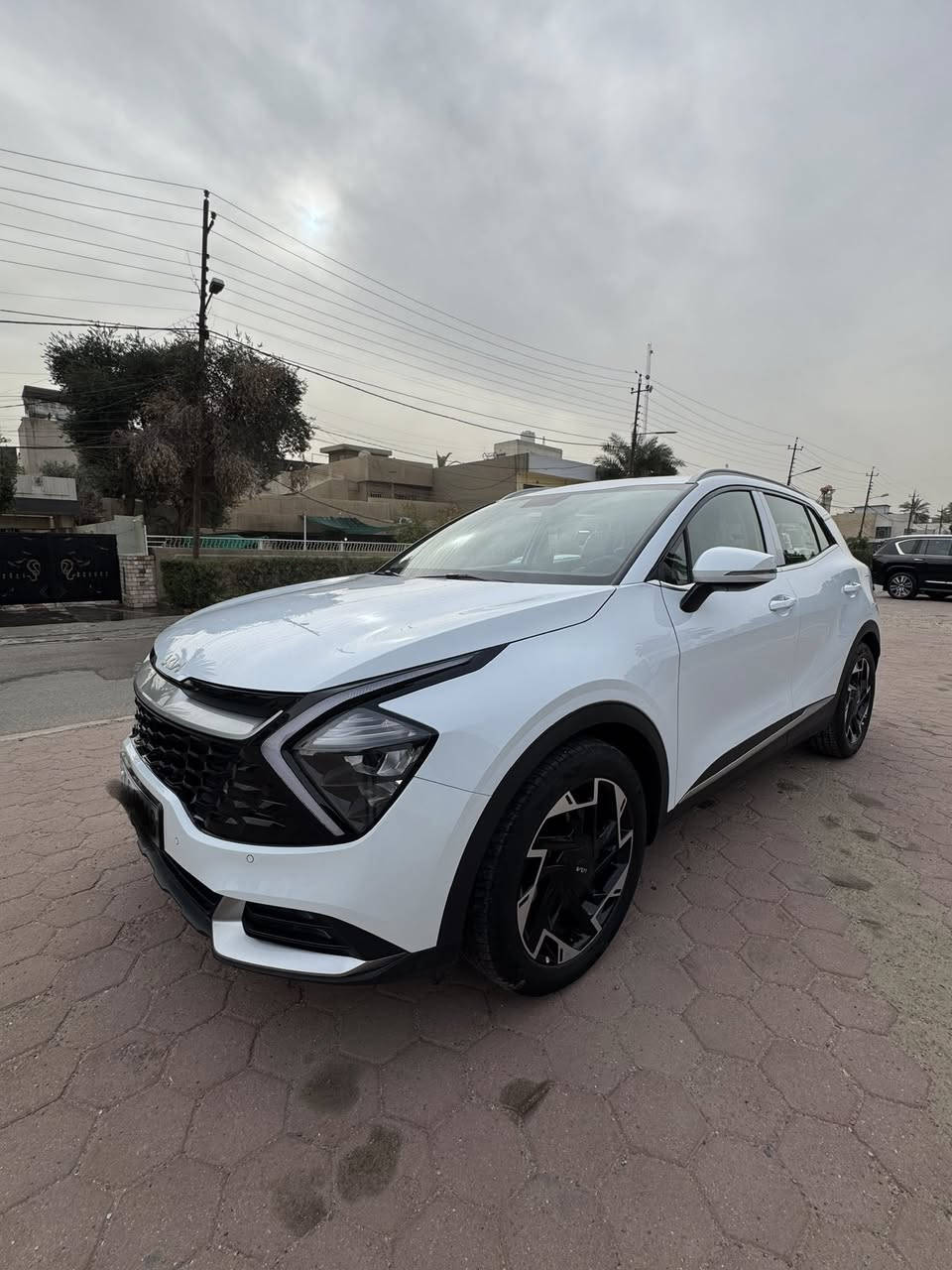 السلام عليكم
كيا سيورتج ٢٠٢٥ وكاله nim للبيع
السياره مكفوله كفاله عامه وجديده بوضع الوكاله
ماشيه ٨٠٠٠ كيلو فقط
فول مواصفات عدا  البانوراما والجلد
المواصفات 
جنطه كهرباء 
تدفئه كشنات وستيرن
كشنات اماميه كهرباء 
بصمه
حساس امامي  خلفي وكاميرا وباقي المواصفات المعروفه
السياره رقم سليمانيه ب اسمي شرط التحويل
مكان السياره بغداد حي الجامعه 
السعر ٢٤٠ ورقه وبيه مجال جدا بسيط 
***********
***********
