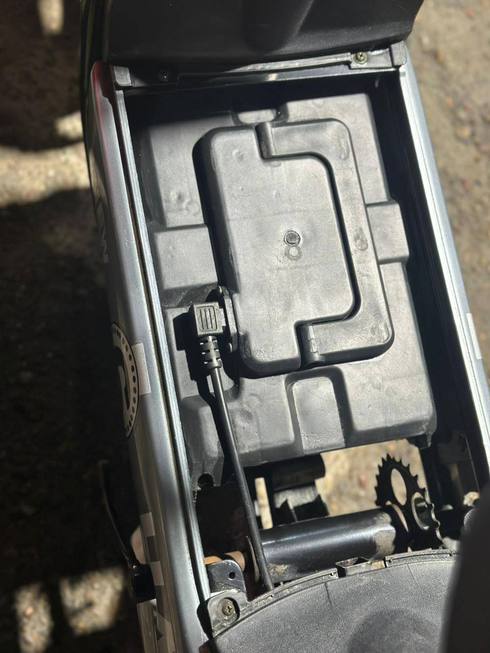 السلام عليكم من رخص الادمن
درجه شحن للبيع 
درجه نظيفه ما مستخدمه هواي 
عوزهه تأير خلفي 

اتصال ع رقم ***********
