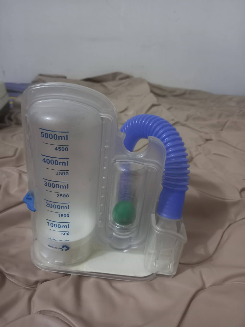 أدوات طبيه للبيع رقم بي واتساب ***********
