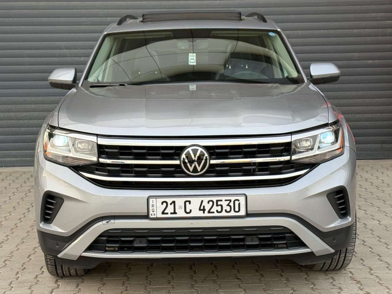 السلام عليكم
+‏ Volkswagen Atlas 2022 Se

فول مواصفات السياره للأخير كامل مواصفات 
وراد أمريكي حادثها ربع البنيد بدون دواخل بدون شواصي
الايرباكات كلهة مرجعهة بلادي
حجم المحرك: V6 سلندر(3.6L) دبل اكسل
ماشي 41 الف كيلو متر حقيقي 
مواصفات السياره:
1-بانورما كامله 
2-حساسات امامي خلفي 
3-رادارات إماميه وخلفيه 
4-كامره خلفيه
5-عداد ديجتال 
6-شاشه داعمة لنضام Apple car play و Android Auto 
7-قياده ذاتيه وشبه ذاتيه
8-تثبيت سرعه 
9-هاند بريك بصمه
10-نضام تكييف إلكترون 
11-كشتات تدفئه 
12-تشغيل عن بعد 
13-لد نهاري
14-تشغيل بصمه 
15-شحن لاسلكي وسكلي 
16- 7راكب
 17-Auto stop

Minual light
Auto light
مكان السياره سليمانية
هاتف: ***********
رقم: سليمانية 21 سنويه الى 2028

السعر ٢٤٠ بيه مجال بسيط
