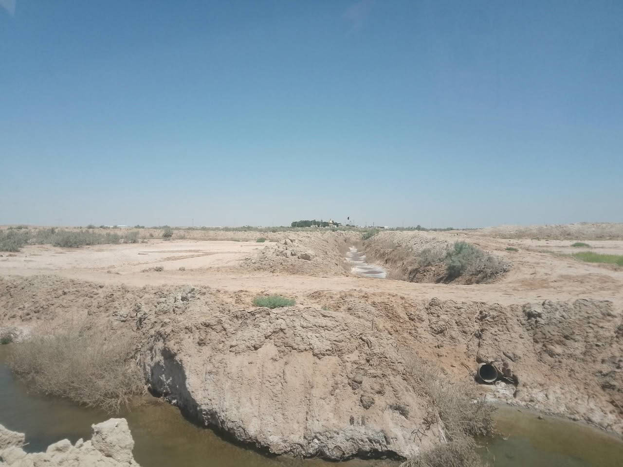 للبيع ارض زراعية في النجف قرب عين ومقام الامام الحسن عليه السلام الأرض
عن الامام الحسن كيلو فقط وعن الشارع العام كيلو فقط
مساحتها 50دونم عقد جديد بسمي يحتوى على بئر فواروكهرباء قريبة جداً  الأرض طينية جاهز للزراعة ومسوترة يمها معامل دواجن وزراعة وتصلح سكن موقعها ممتاز مكفول من كل المشاكل العشائرية تنازل بسمك للعقد ثاني يوم
سعرها 32 مليون بيها مجال 
الاتصال/*********** وبخدمتكم
