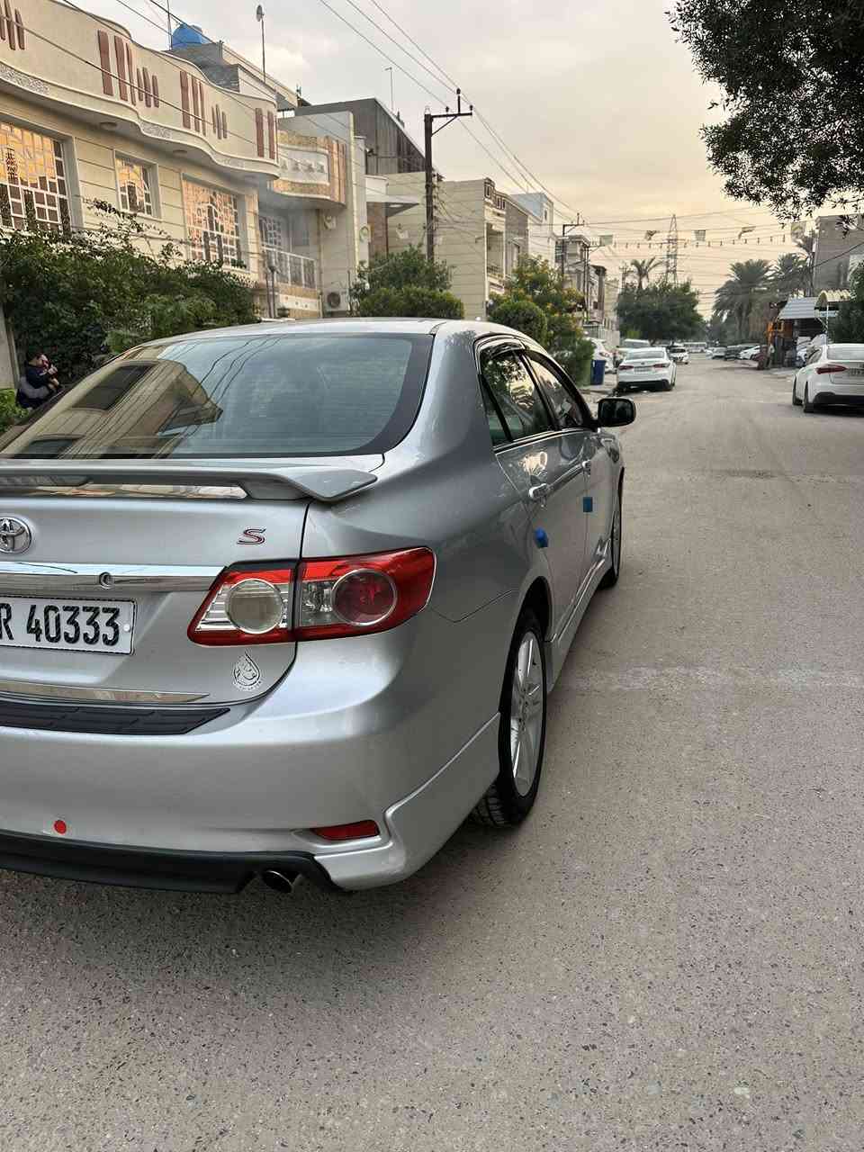 السلام عليكم 
سيارة كورلا للبيع موديل 2013 رقم بغداد انكليزي اللون سلفر وارد امريكي فئه (S) كلين بدون ضربه دواخل كلها بلاديه بيها صبغ بنيد وصفحه السايق بدون دواخل اثر شخوط حجم المكينه 1800 تحكم ستيرن منظومة تبريد جديده ميكانيك بحاله جيده ويل كب السياره بأسمي.
السعر 120$ 
مكاني حي العدل من يرغب بلشراء الاتصال على الرقم ***********
