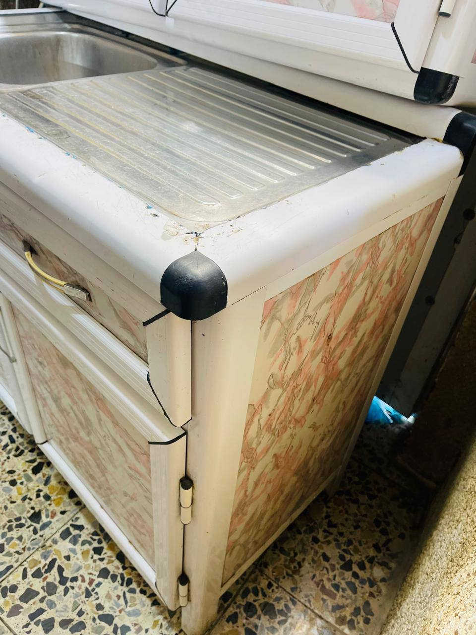 كاونتر للبيع تفصال مو سوكي 
٣ قطع ع متر سعرة ١٥٠ الف 
مكان بغداد الاعظمية 
للاستفسار ***********
