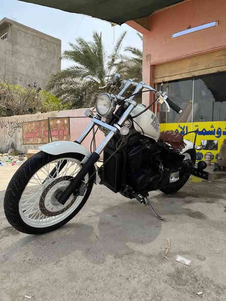 السلام عليكم
مراوس فقط ما ابيع 
هوندا ستد رقم بغداد انكليزي 

محرك و كير ذهب لا تنقيص ولا تبخير ولا صوت ولا فيلس (المحرك اخرس ) كهربائيات شغالة بس تريد شوية ترتيب دبلات امامية جديد دبل خلفي جديد الدراجة بيها شوية نواقص مراوس ب cb400 مرقم 

تواصل واتساب و فيسبوك 

***********
