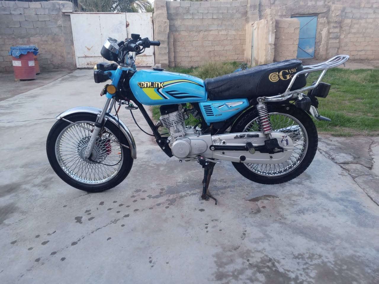 السلام عليكم تايكر ٢٤كامله ما بيه نقص كهربائيته كامله مكينه قويه كلش فقط شاشه وكفه  بقيه كفاله سعره ٦٠٠بيه مجال مكاني دلي عباس هذا رقمي ***********
